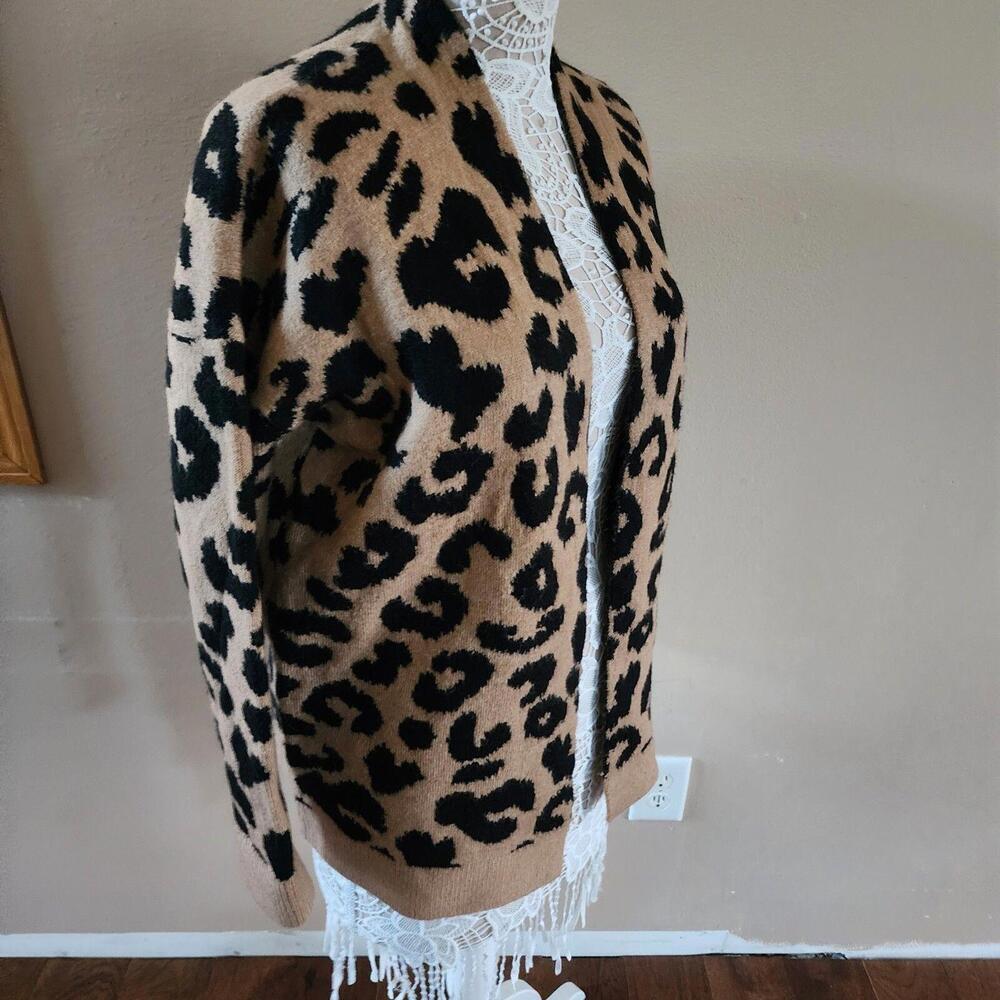 NWOT superdown Draya Leopard Cardigan sweater XS Love this so soft